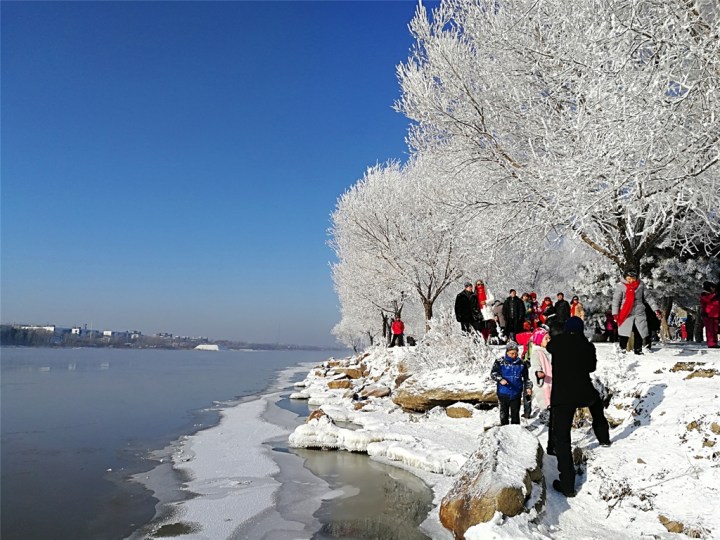 吉林之光，高科技产品照亮未来，科技与生活共舞