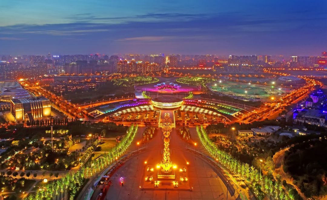 唐山致敬,领导与同胞共筑美好未来